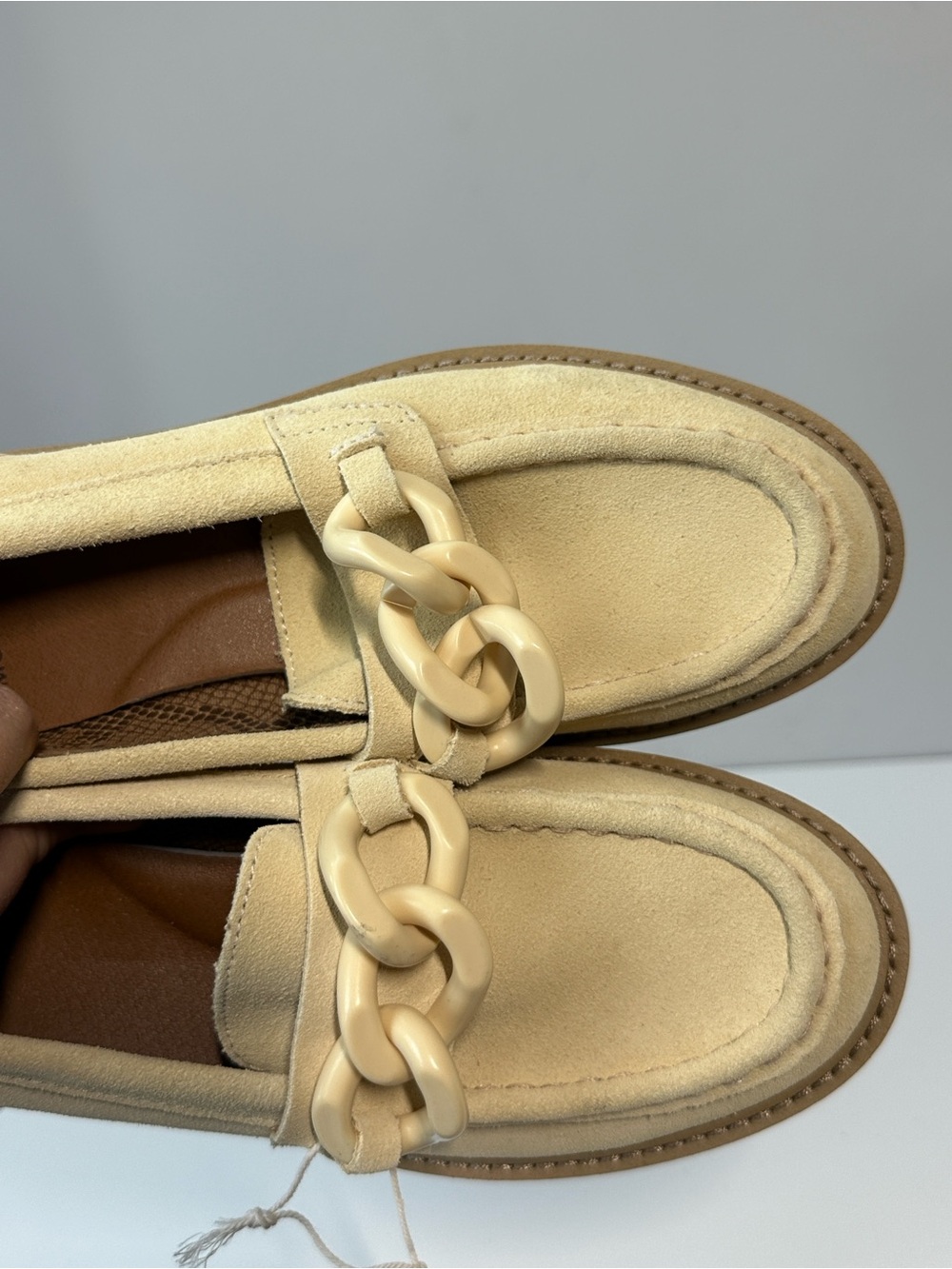 White Mountain Goodie Loafer Size 6.5 Buttercream Suede Butter Yellow - Picture 13 of 15